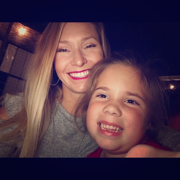 Meet your Posher, Kimberly - Picture 1 of 1